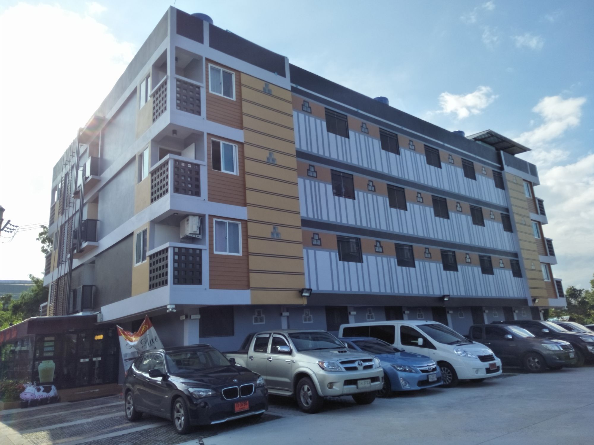 Rinrada Place Hotel Ubon Ratchathani Eksteriør billede